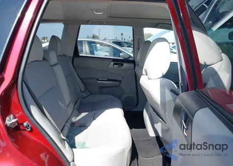 2011 Subaru Forester 2.5X Premium из США, поврежденный, VIN JF2SHADC2BH725357